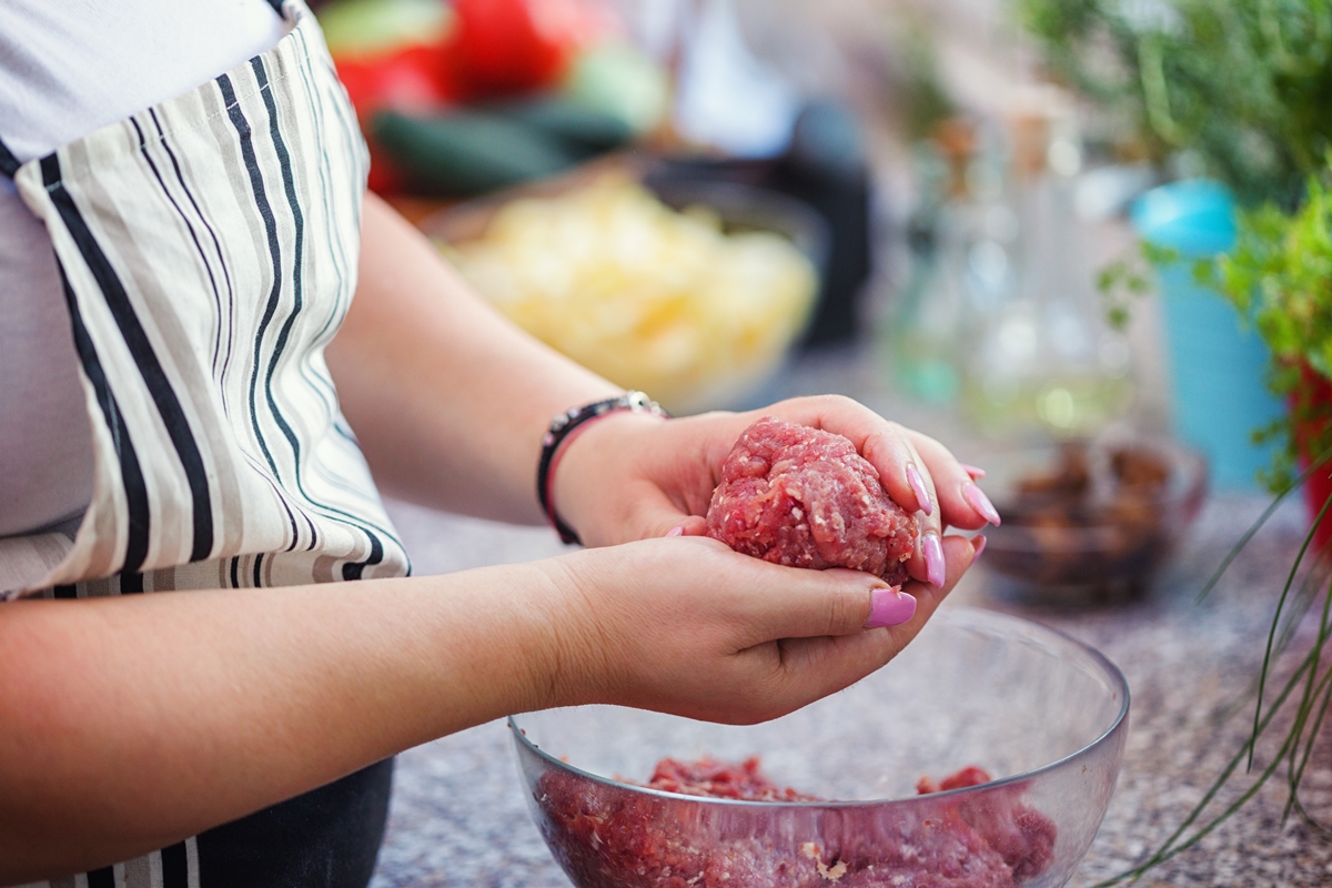 salgado de carne com pão