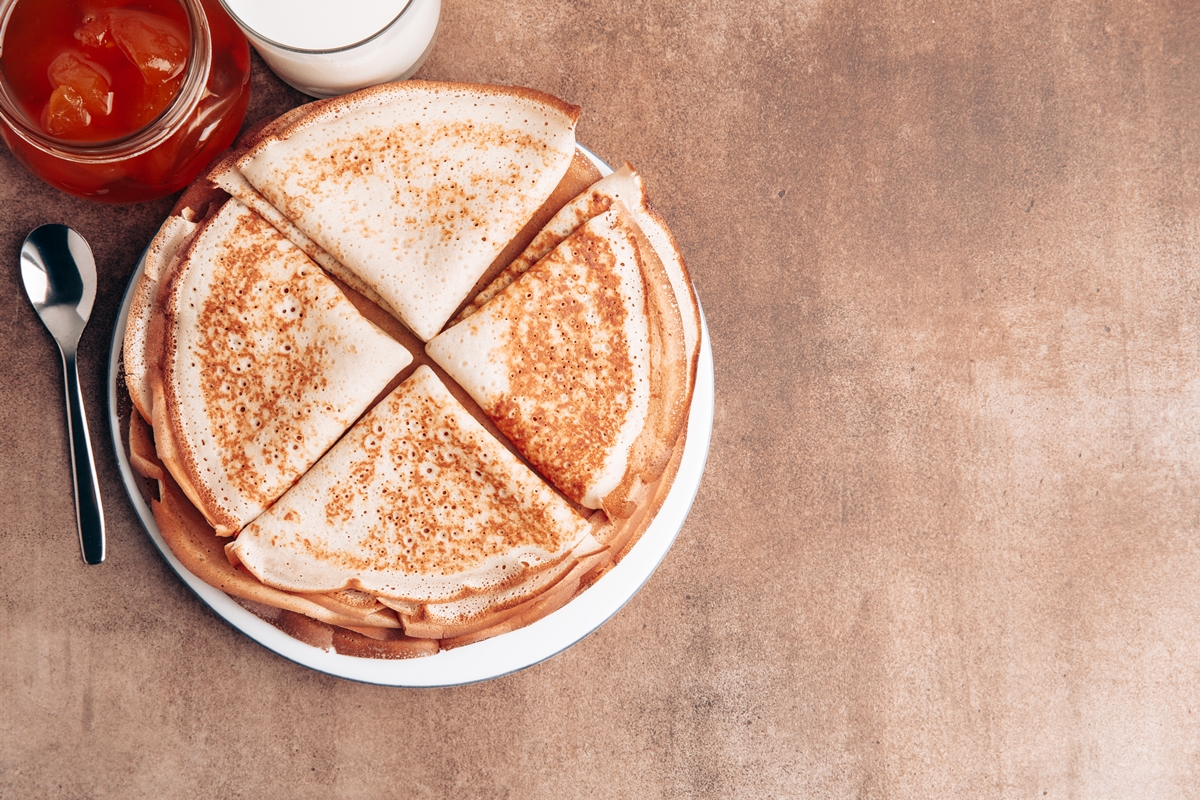 Crepe de sanduicheira fácil e delicioso para um lanche rápido
