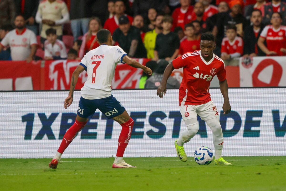 Bahia marca nos acréscimos e empata com o Internacional no Beira-Rio