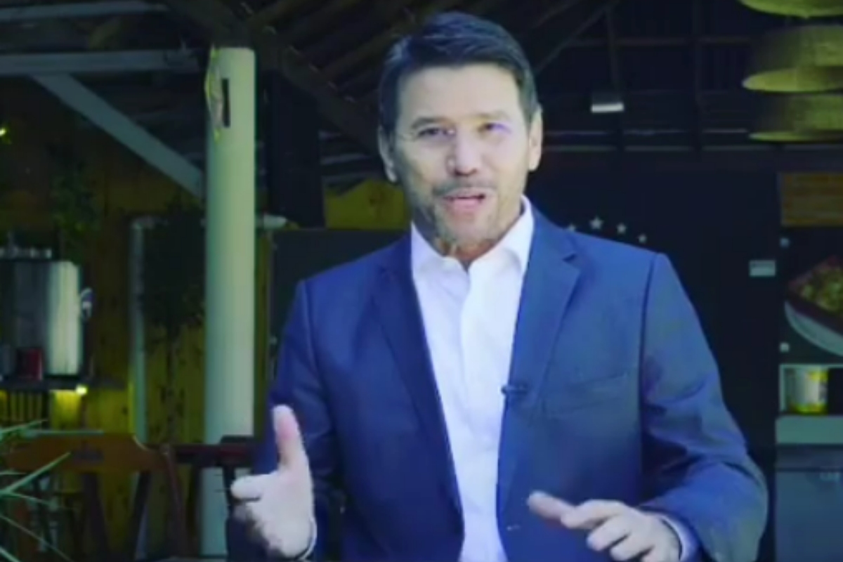 Quem é César Filho, apresentador que sofreu grave acidente de moto