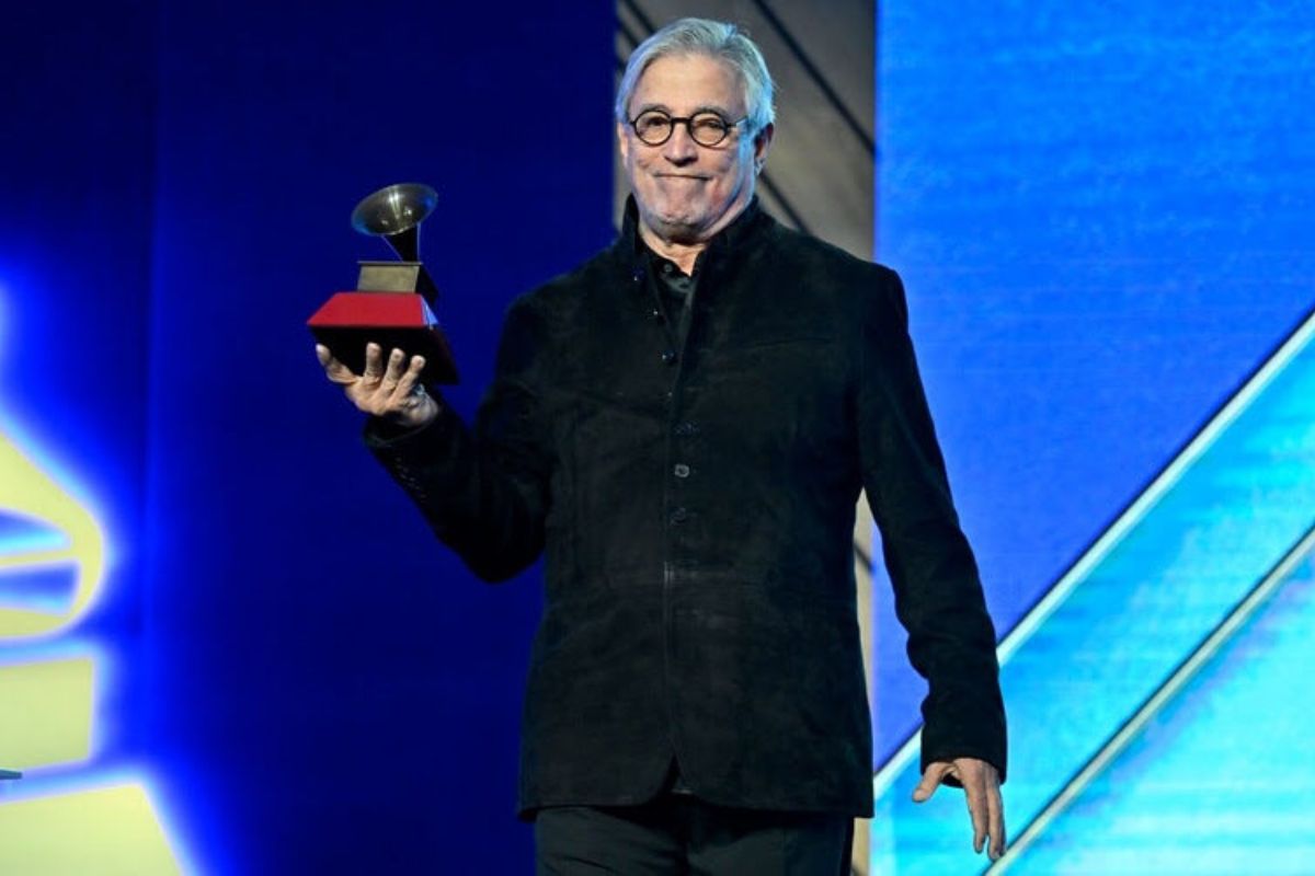 Ivan Lins Conquista Honra Máxima no Grammy Latino: A Celebração da Excelência Musical!