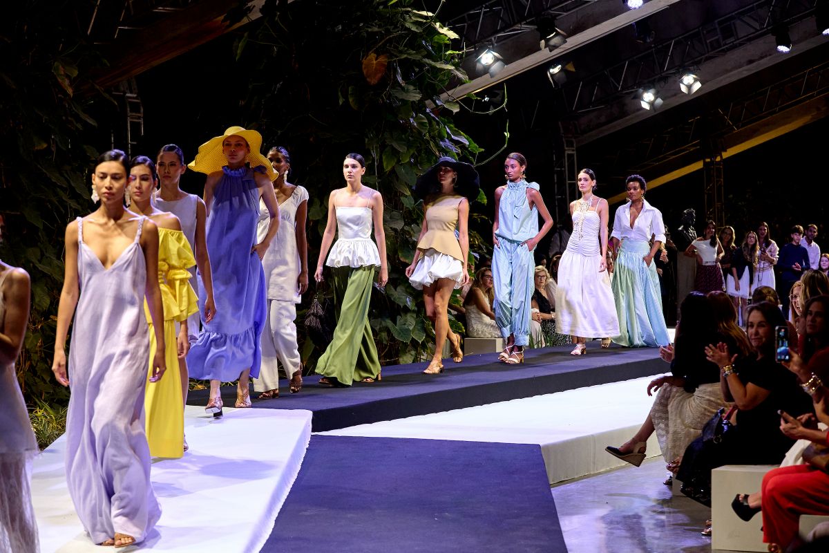 Parade on the Metropol catwalk - Metropol