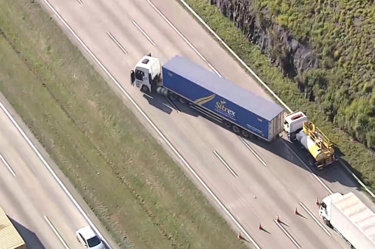URGENTE: Sequestro Interrompe Rodoanel! Caminhão Bloqueia Trânsito e Motorista em Perigo
