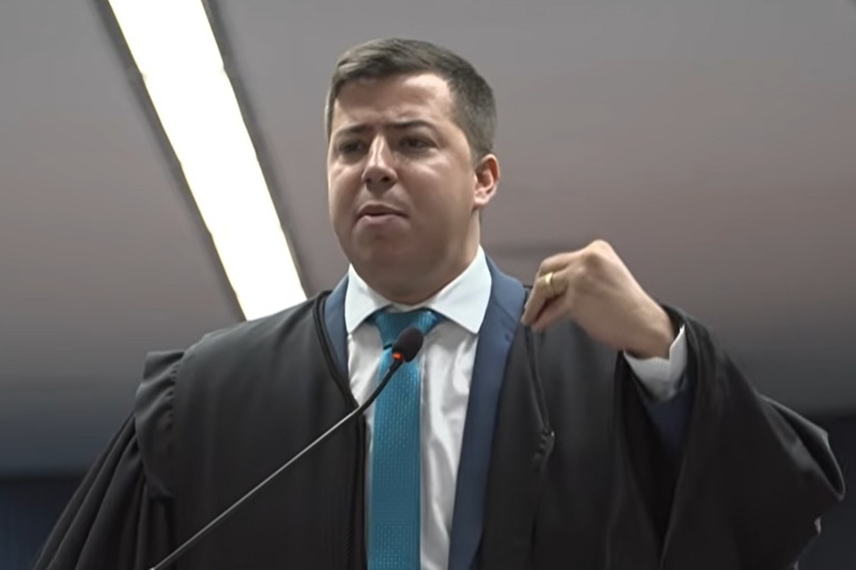 Com 1h para defender militar, advogado narra Senhor dos Anéis no STF