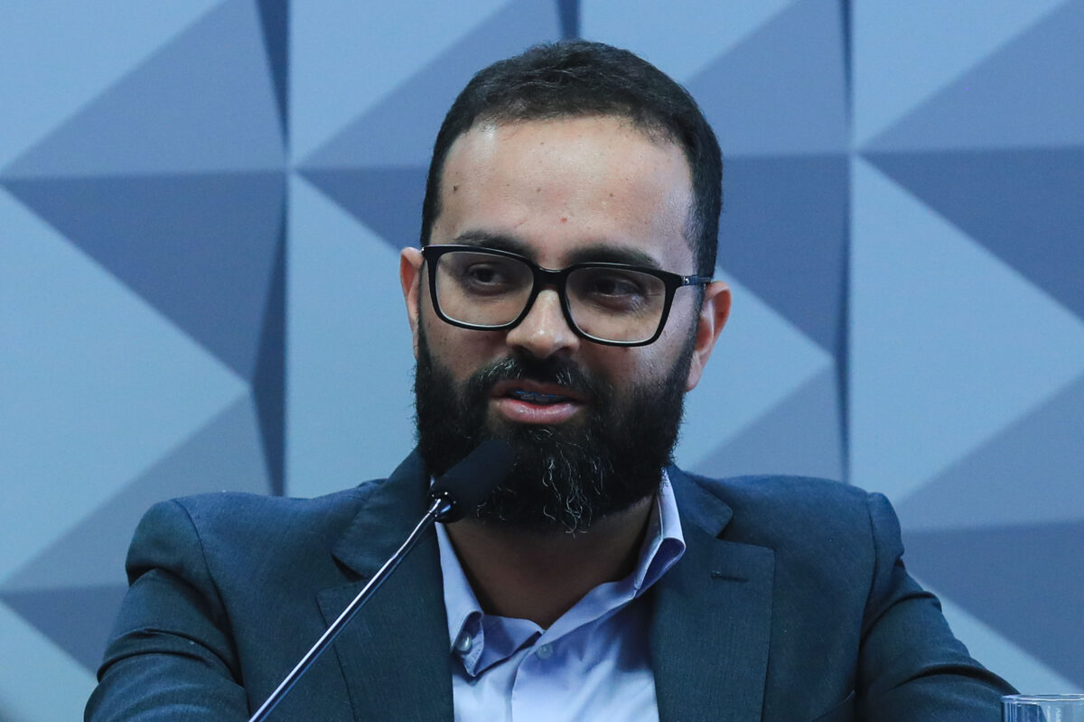 PF: operador de propina chamava diretores do INSS de “heróis” e “amigos”