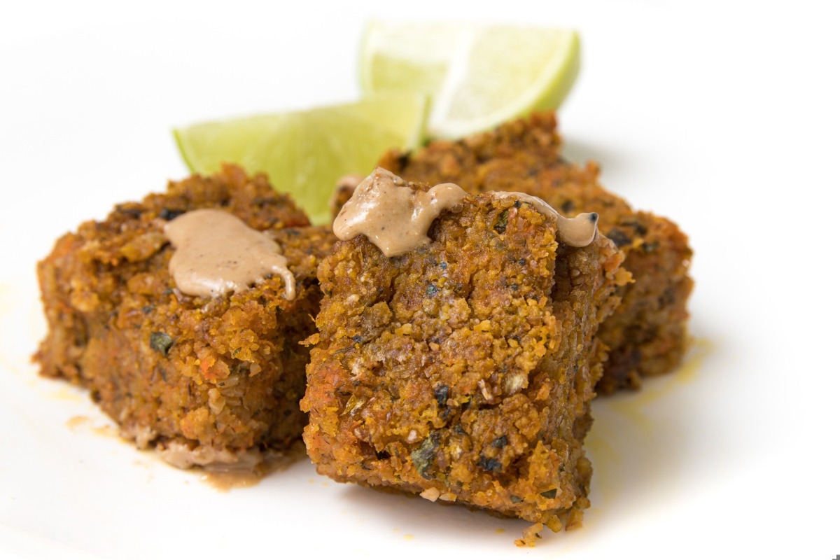 Quibe low carb de couve-flor na air fryer fica pronto rapidinho