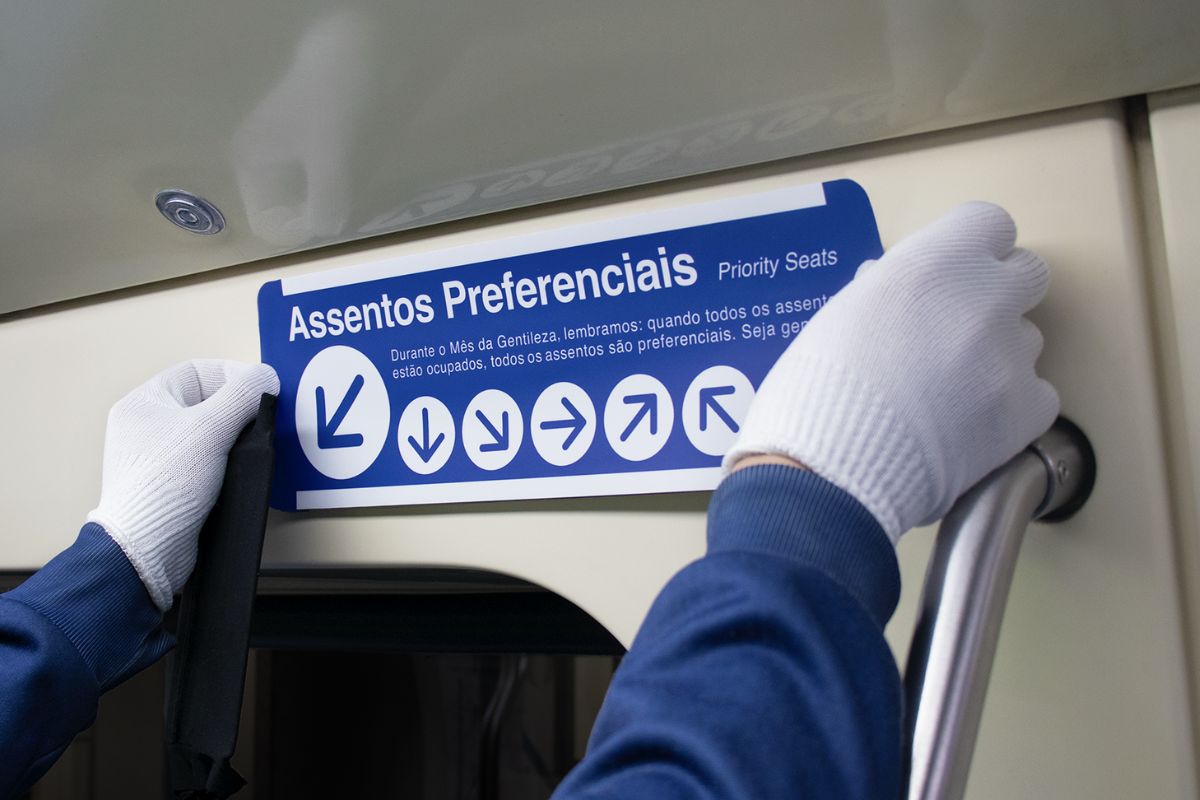 Metrô de SP muda lógica de assentos preferenciais em novembro. Entenda