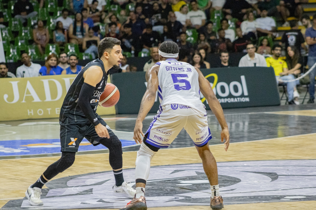 Brasília Basquete domina de ponta a ponta e atropela o Cruzeiro no NBB