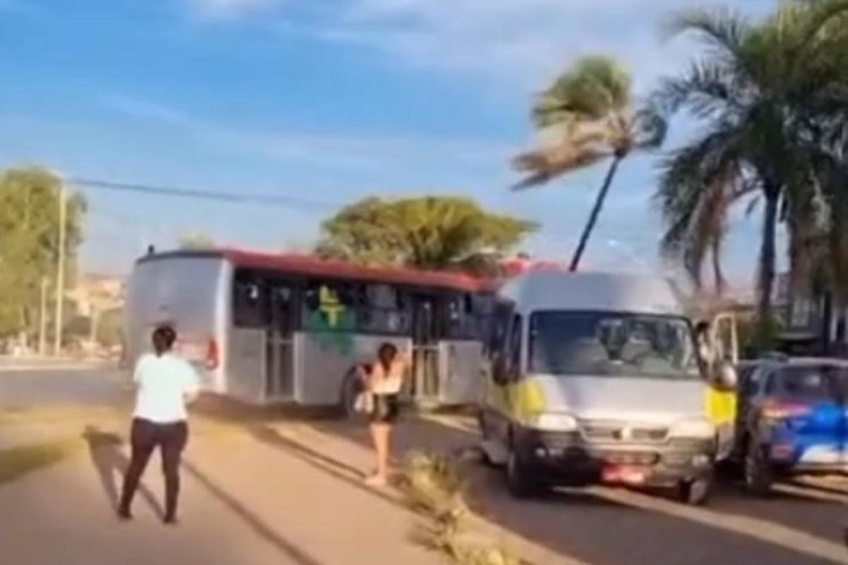 Urgente! Ônibus Desgovernado Causa Estragos em São Sebastião: Veja o Que Aconteceu!