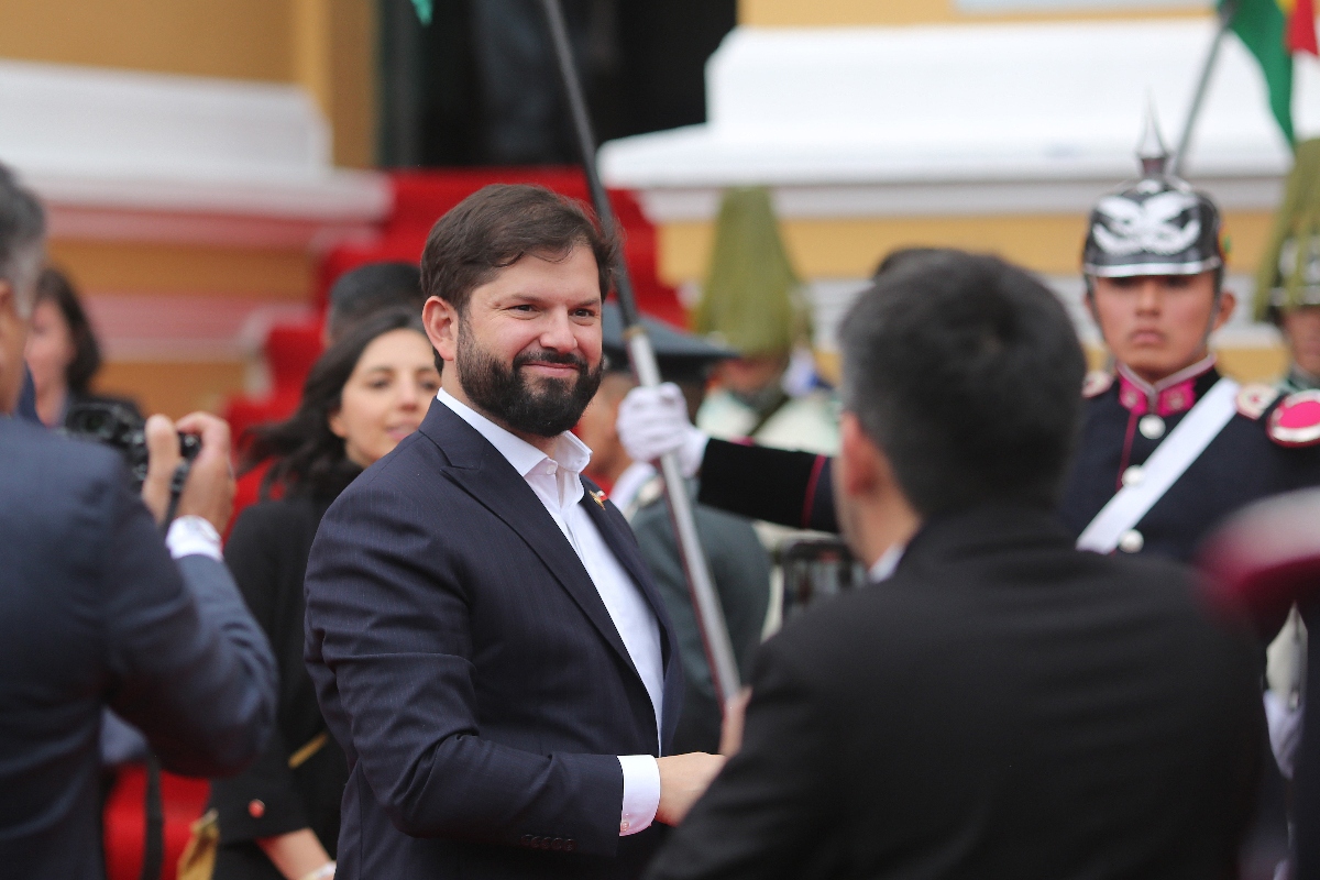 Boric parabeniza Jara e Kast por 2º turno: “Democracia será como guia”