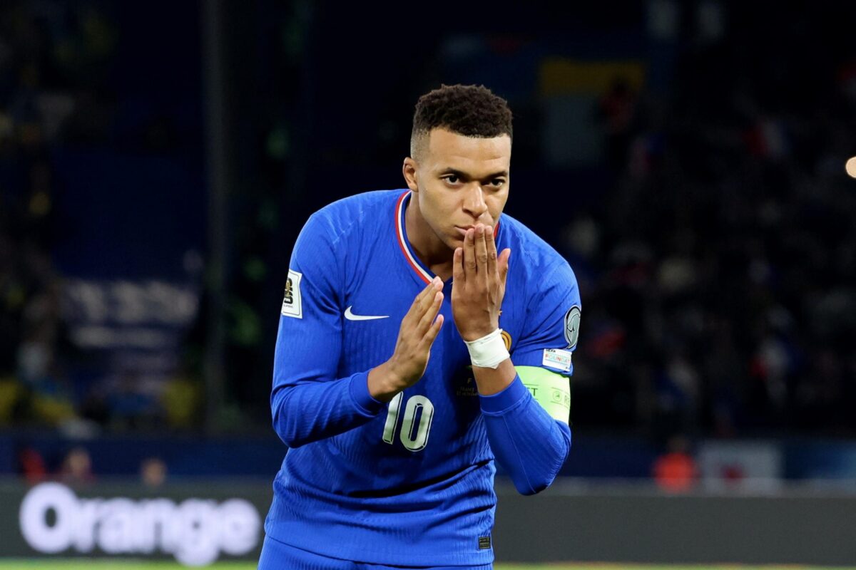 PSG cobra R$ 1,1 bilhão de Kylian Mbappé. Entenda situação