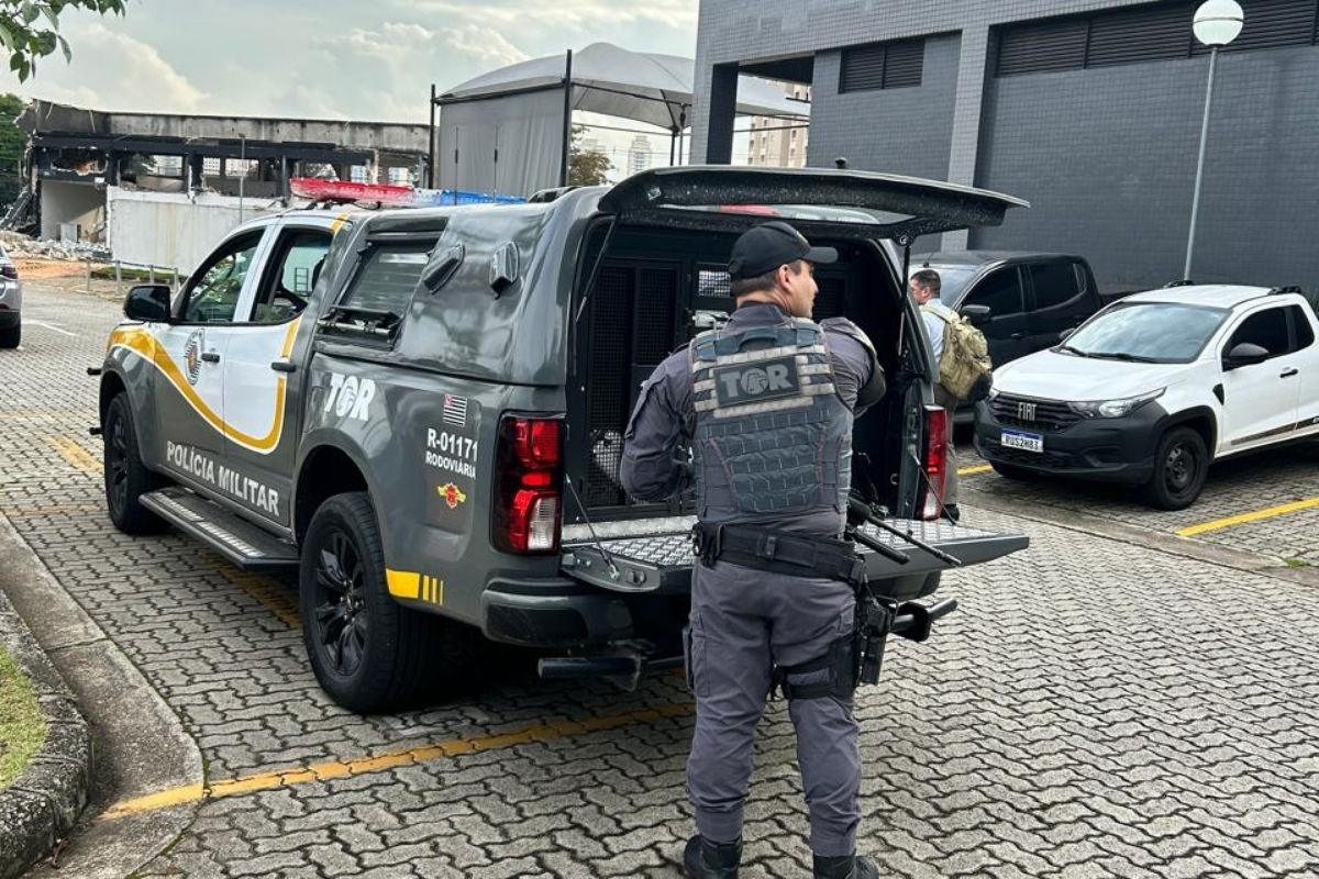 Foragida da Interpol por fraude com cartão é presa pela PM em SP