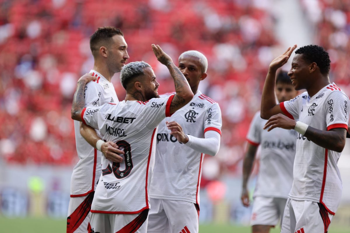 Flamengo bate Volta Redonda por 2 x 0 em jogão no DF